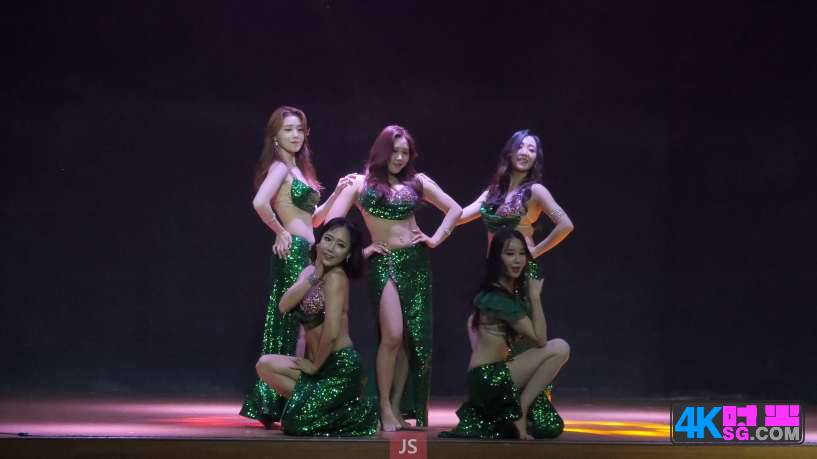 身材超好五位韩国美女在台上跳舞给你看3 [4K]30帧 (3).jpg