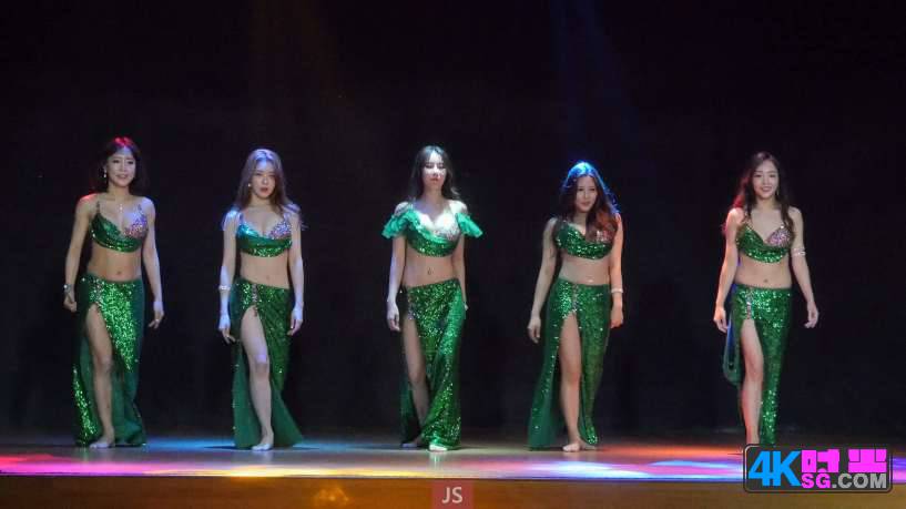 身材超好五位韩国美女在台上跳舞给你看3 [4K]30帧 (1).jpg